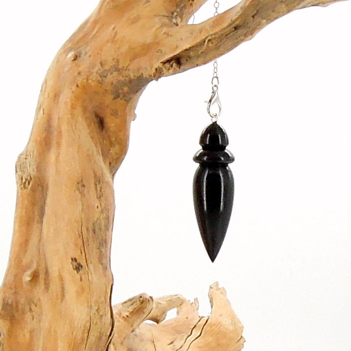 Pendule artisanal divinatoire de radiesthésie en ébène avec chainette.