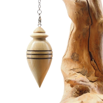 Pendule artisanal de radiesthésie en buis avec chainette.