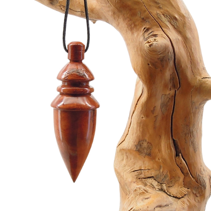 Pendule artisanal divinatoire en racine de bruyère avec oeilleton.