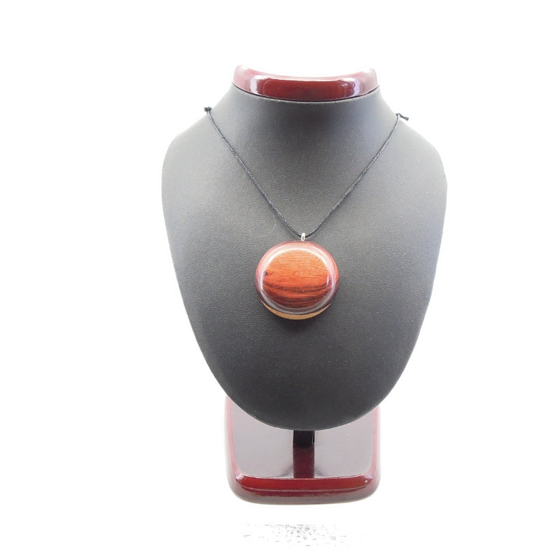 Bijou en bois exotique