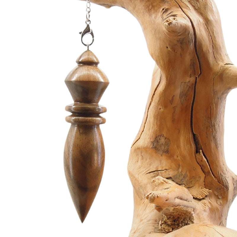 Pendule artisanal de radiesthésie en noyer d'amérique avec chainette
