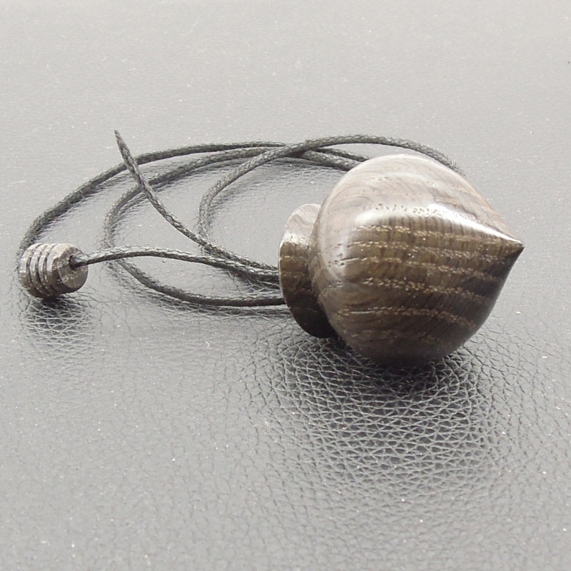 Pendule artisanal de radiesthésie en morta avec cordon collé