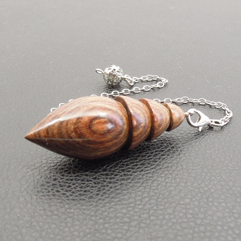 Pendule artisanal divinatoire en galalithe imitation bois avec chainette