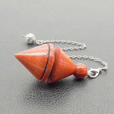 Pendule radiesthésie en padouk avec chainette.