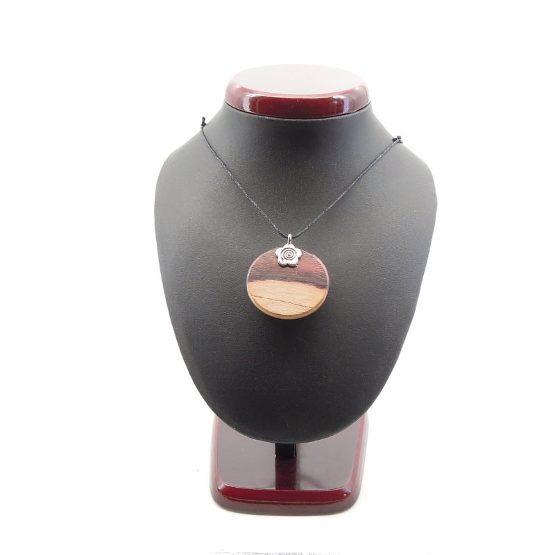 Bijou en bois exotique