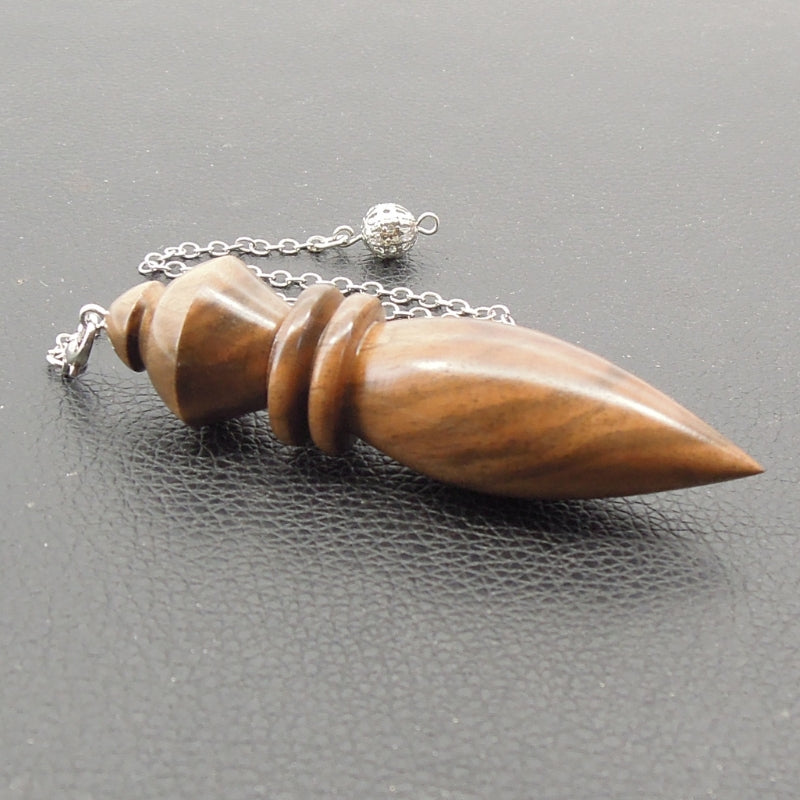 Pendule artisanal de radiesthésie en noyer d'amérique avec chainette