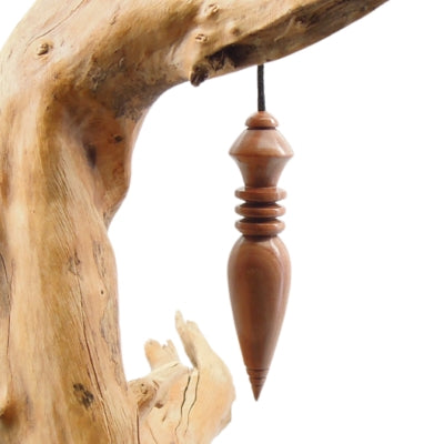 Pendule artisanal de radiesthésie en merisier avec cordon collé