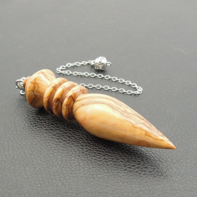 Pendule artisanal de radiesthésie type Thôt en olivier avec oeilleton.