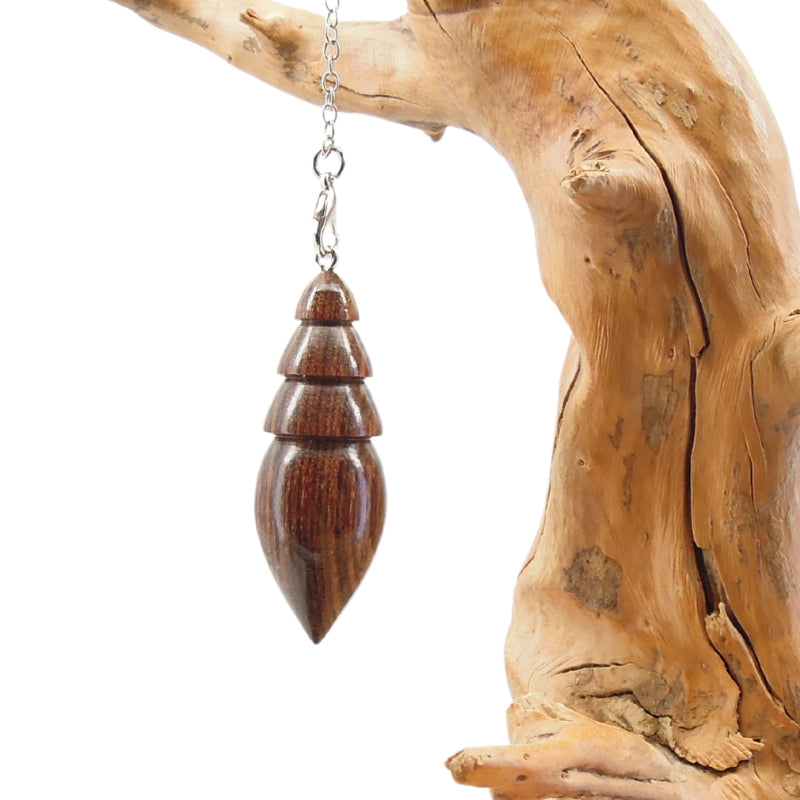 Pendule artisanal divinatoire en galalithe imitation bois avec chainette