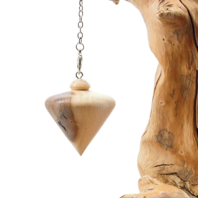 Pendule artisanal de radiesthésie en nerprun avec chainette.