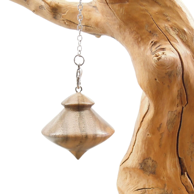 Pendule artisanal de radiesthésie en noyer avec chainette