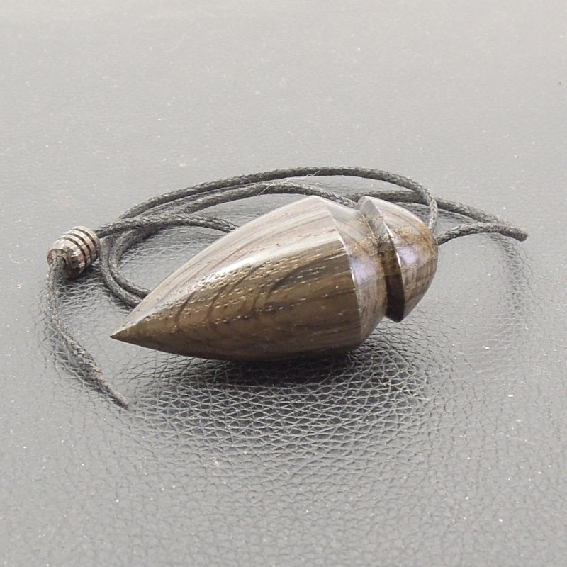 Pendule artisanal de radiesthésie en morta avec cordon collé