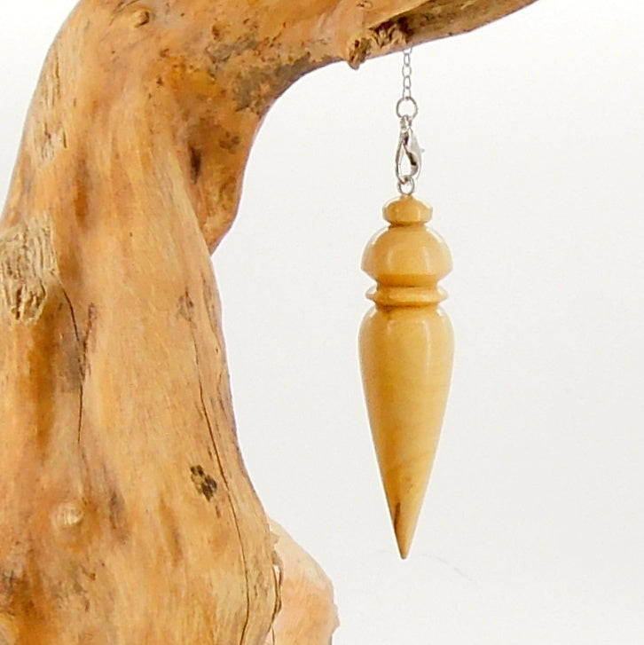 Pendule artisanal de radiesthésie en buis avec chainette..