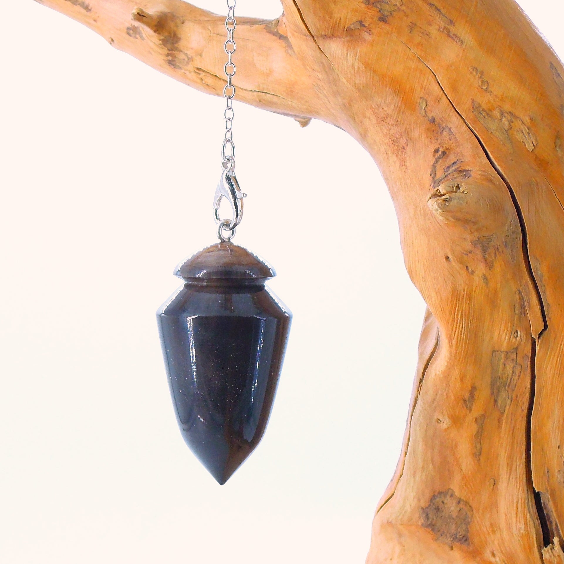 Pendule artisanal de radiesthésie en corne de buffle avec chainette