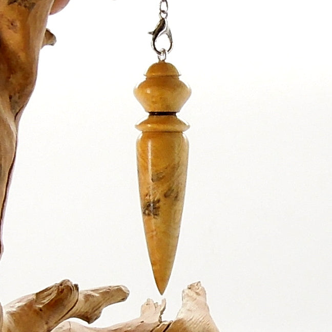 Pendule artisanal de radiesthésie en vieux buis avec chainette..