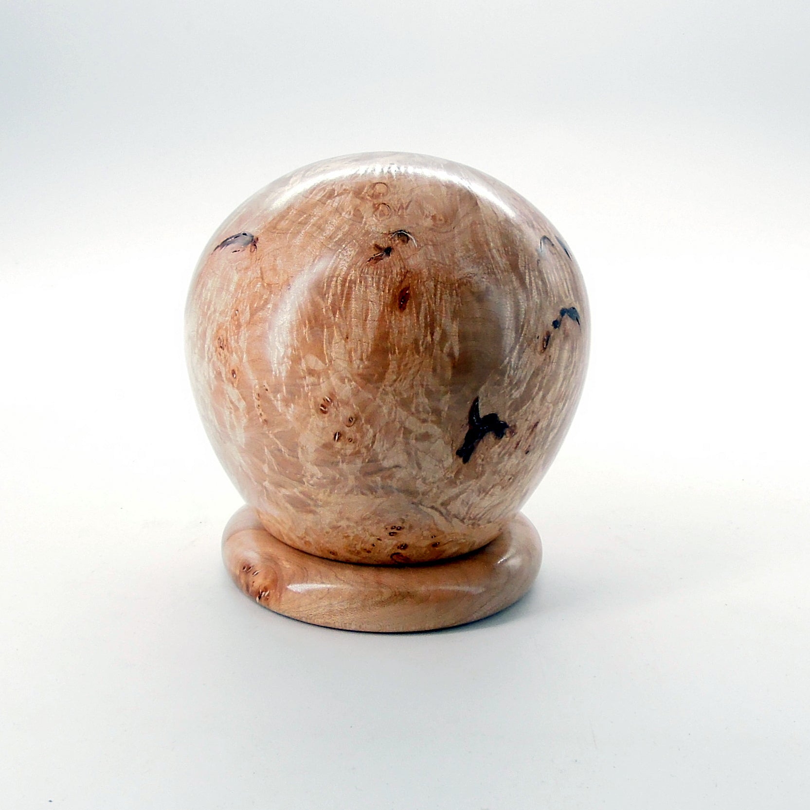 boite ou urne en bois de loupe d'érable