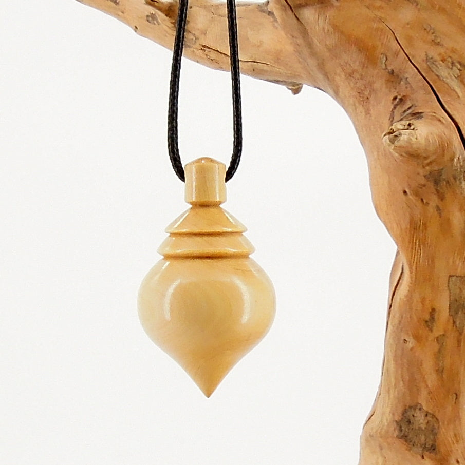 Pendule artisanal de radiesthésie en buis avec oeilleton.