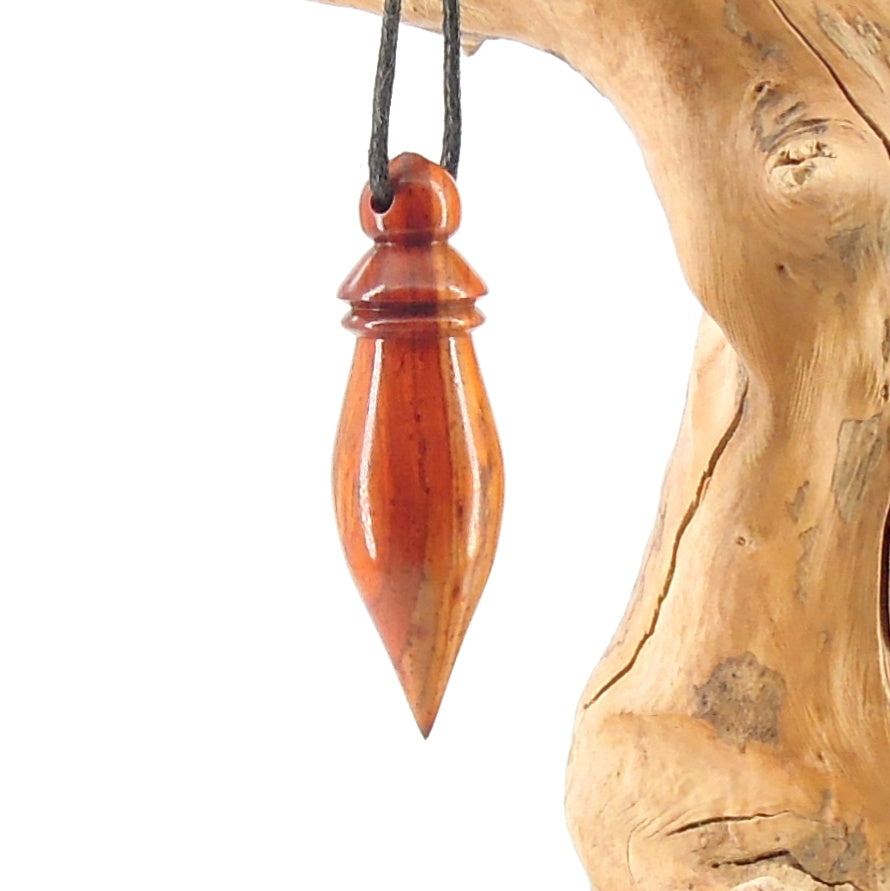 Pendule artisanal de radiesthésie en cocobolo avec oeilleton.