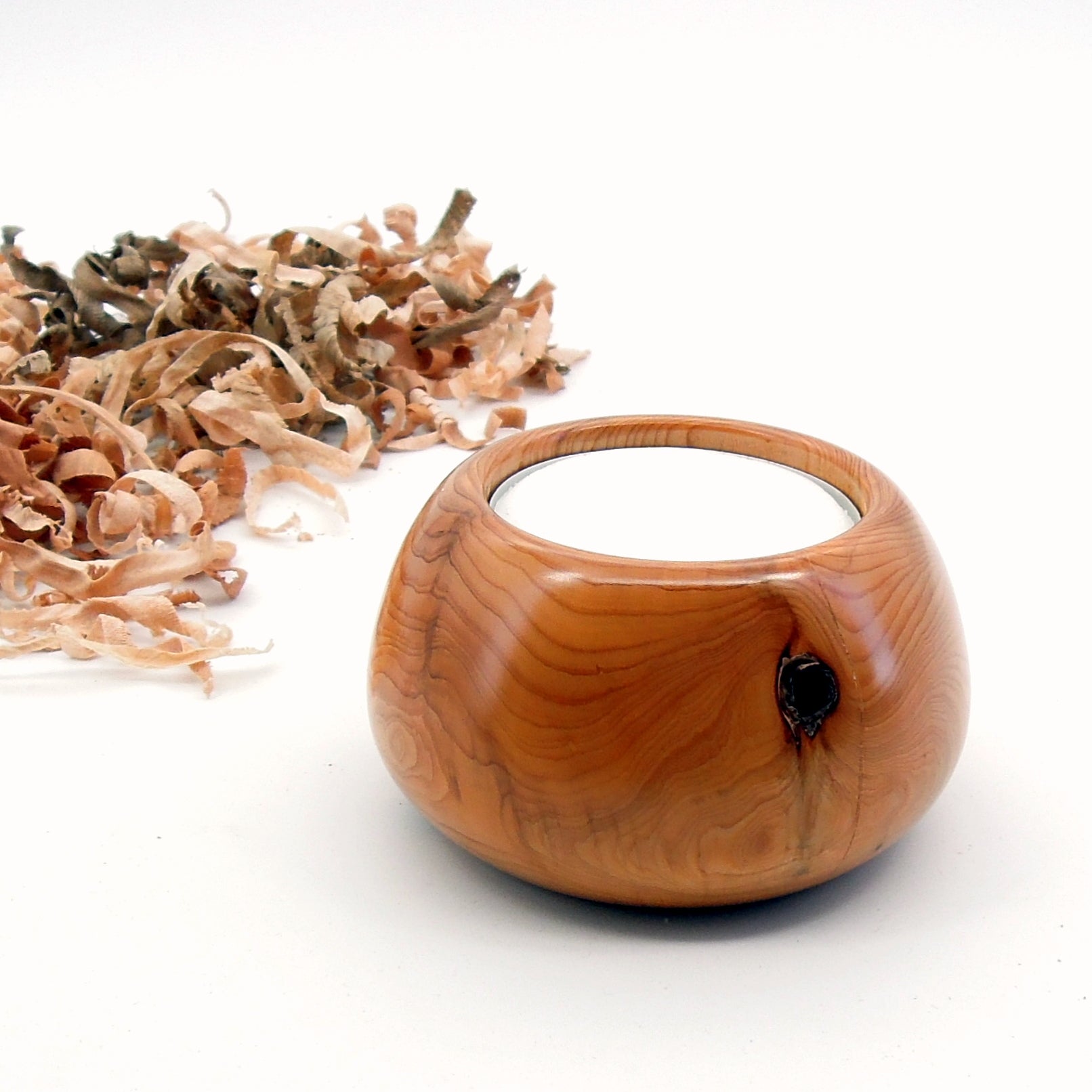 Bougeoir bois d'if de Bourgogne.