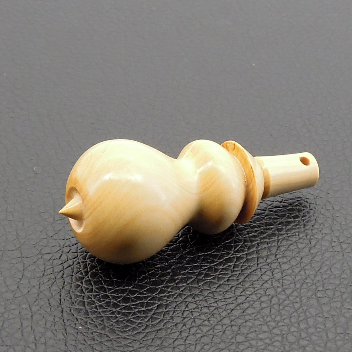 Pendule artisanal de radiesthésie en buis avec oeilleton.