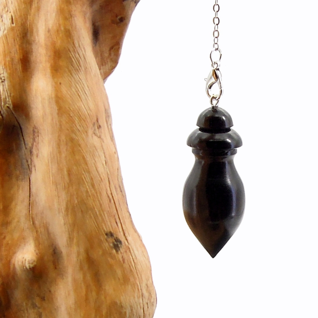 Pendule de radiesthésie artisanal en bois exotique avec chainette