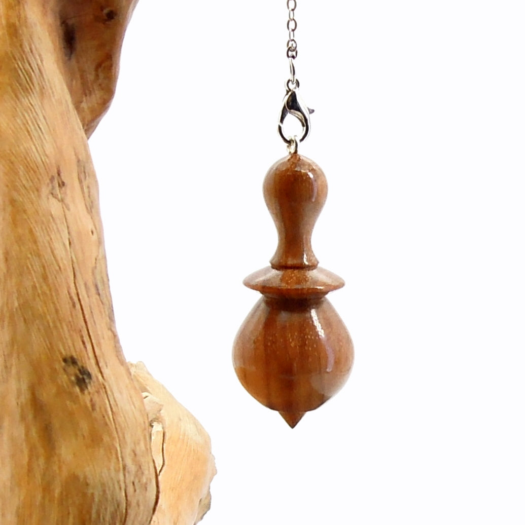 Pendule divinatoire artisanal en bois exotique