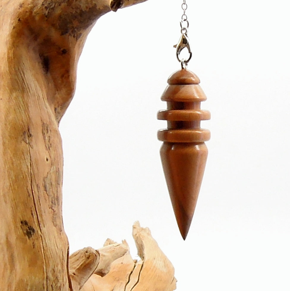 Pendule en bois de cerisier