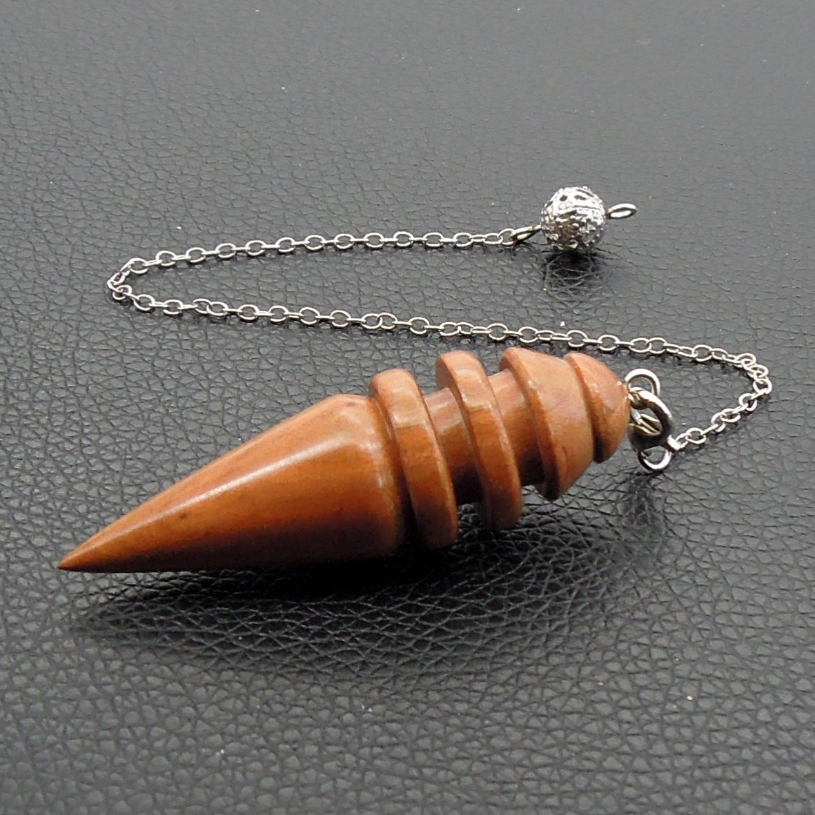 Pendule en bois de cerisier