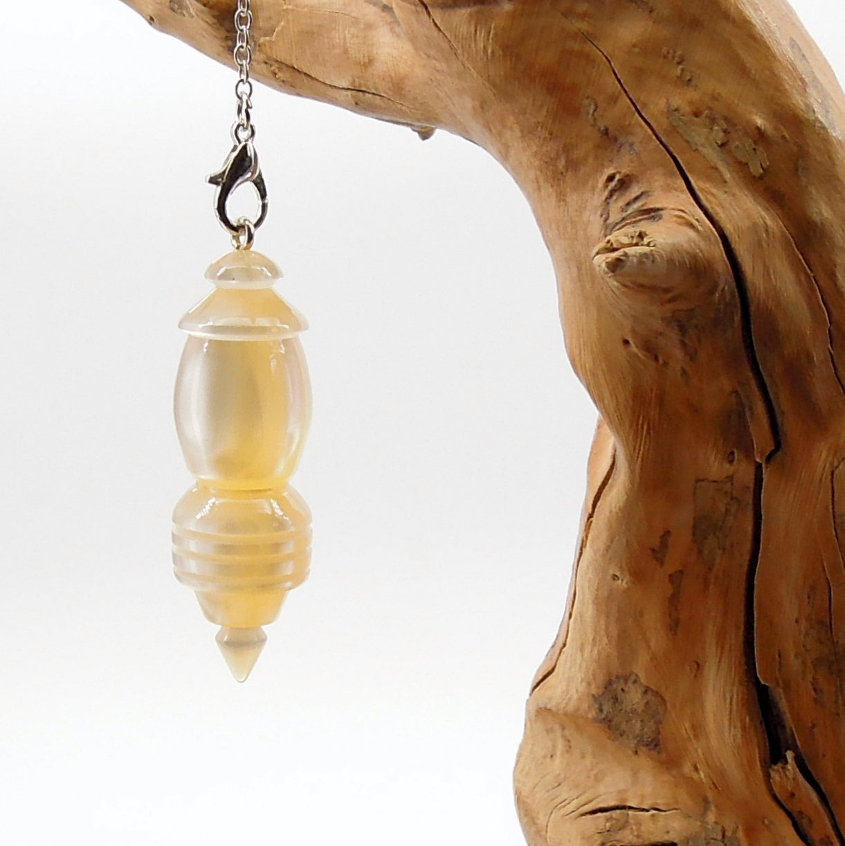 Pendule de radiesthésie en galalithe