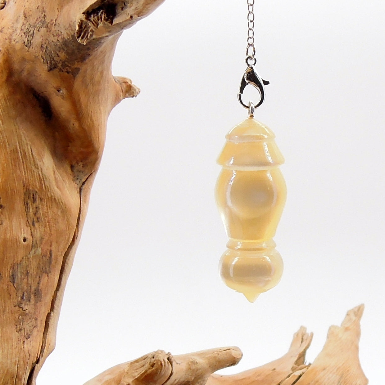 Pendule radiesthésie galalithe blanche