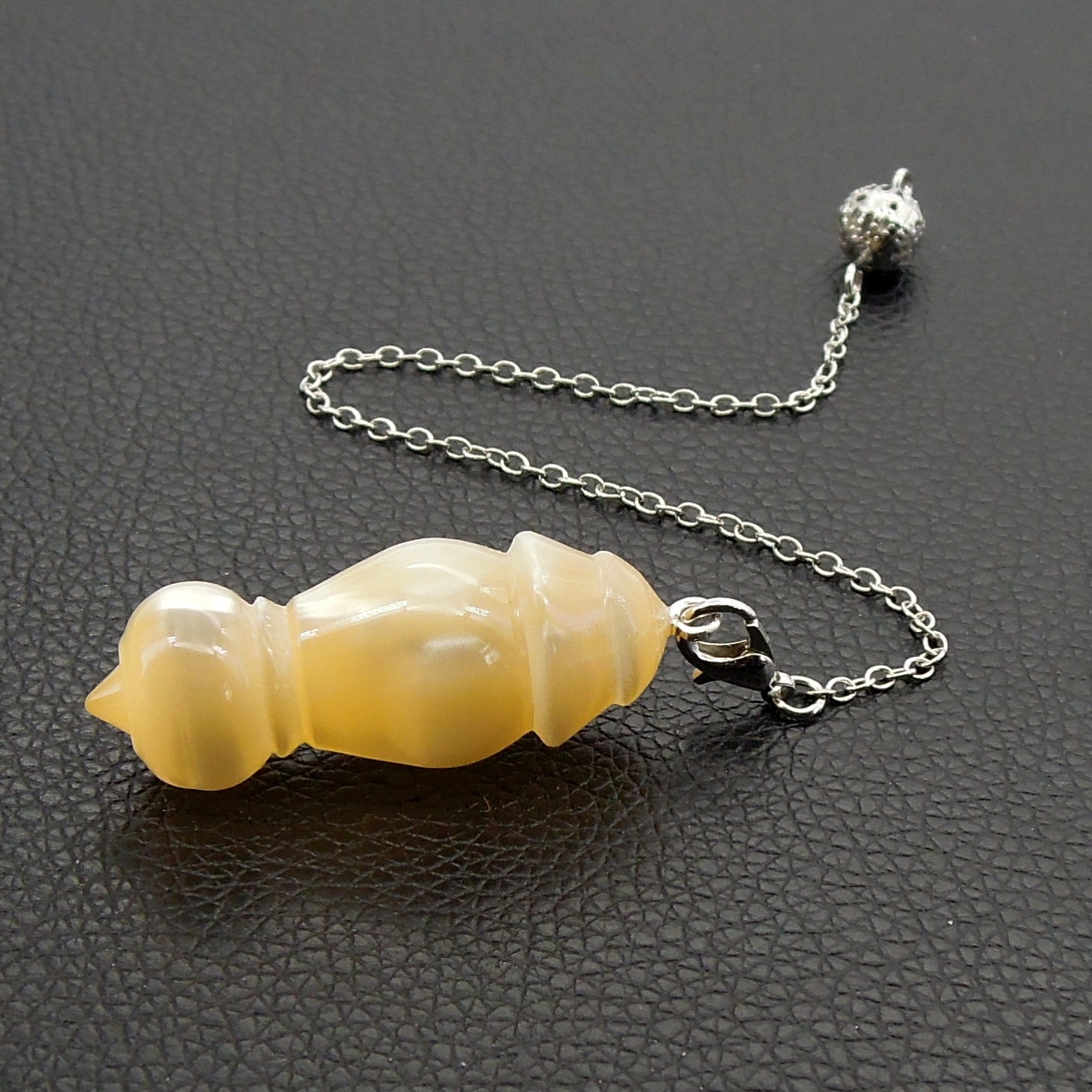 Pendule radiesthésie galalithe blanche