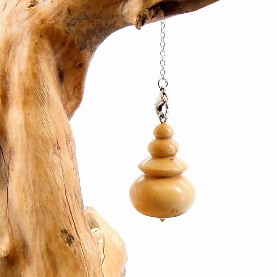 Pendule divinatoire artisanal tourné en buis