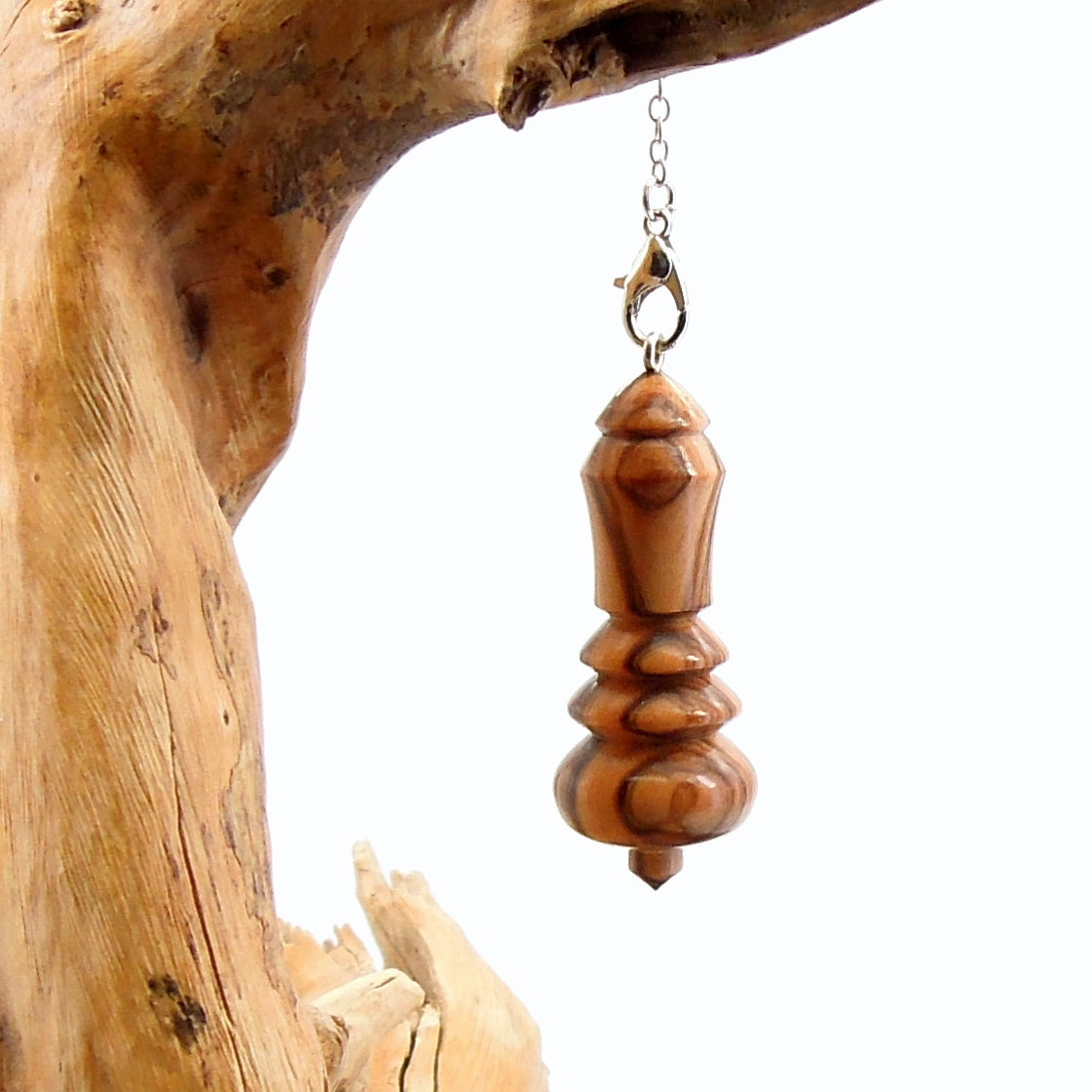 Pendule artisanal en olivier