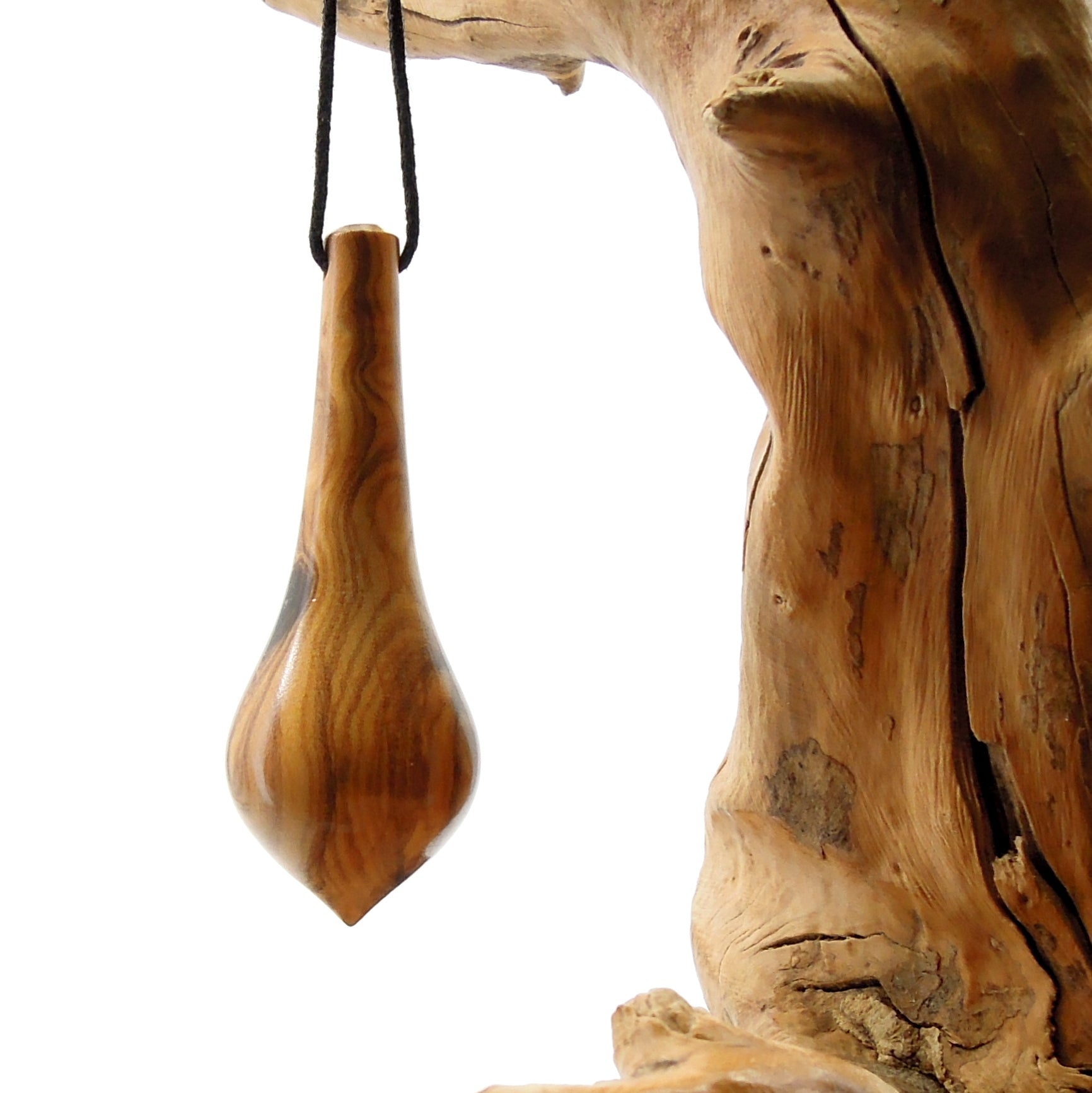 Pendule artisanal divinatoire en olivier avec oeilleton