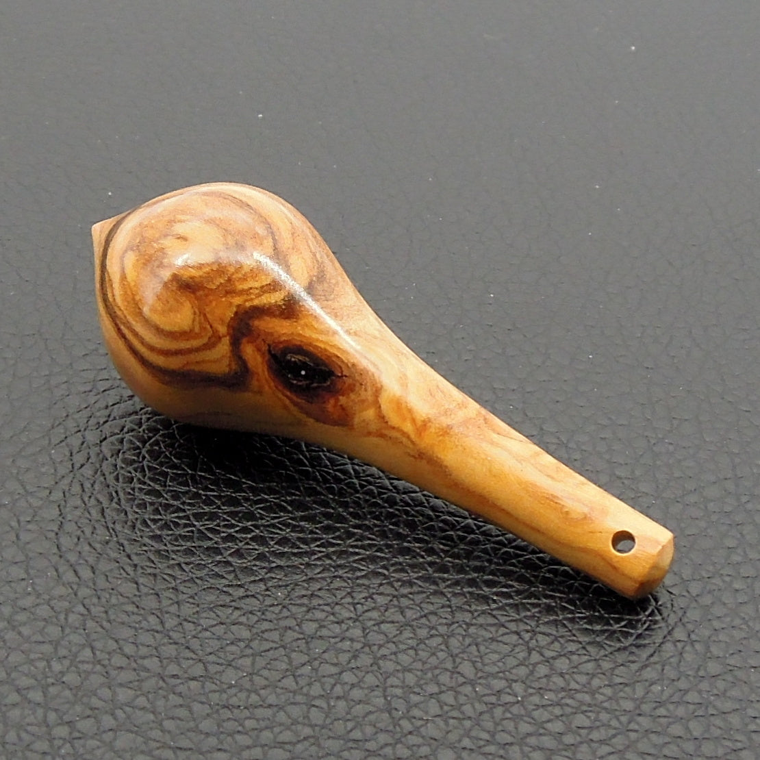 Pendule artisanal divinatoire en olivier avec oeilleton