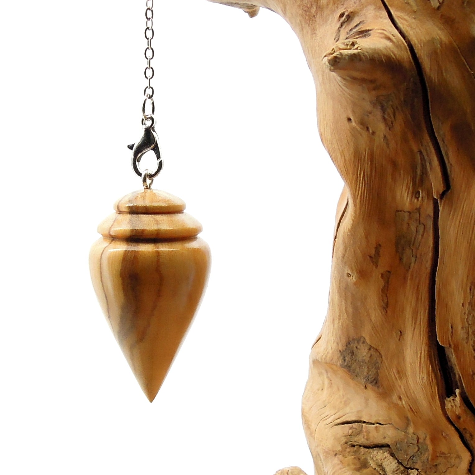 Pendule artisanal divinatoire en olivier avec chainette..