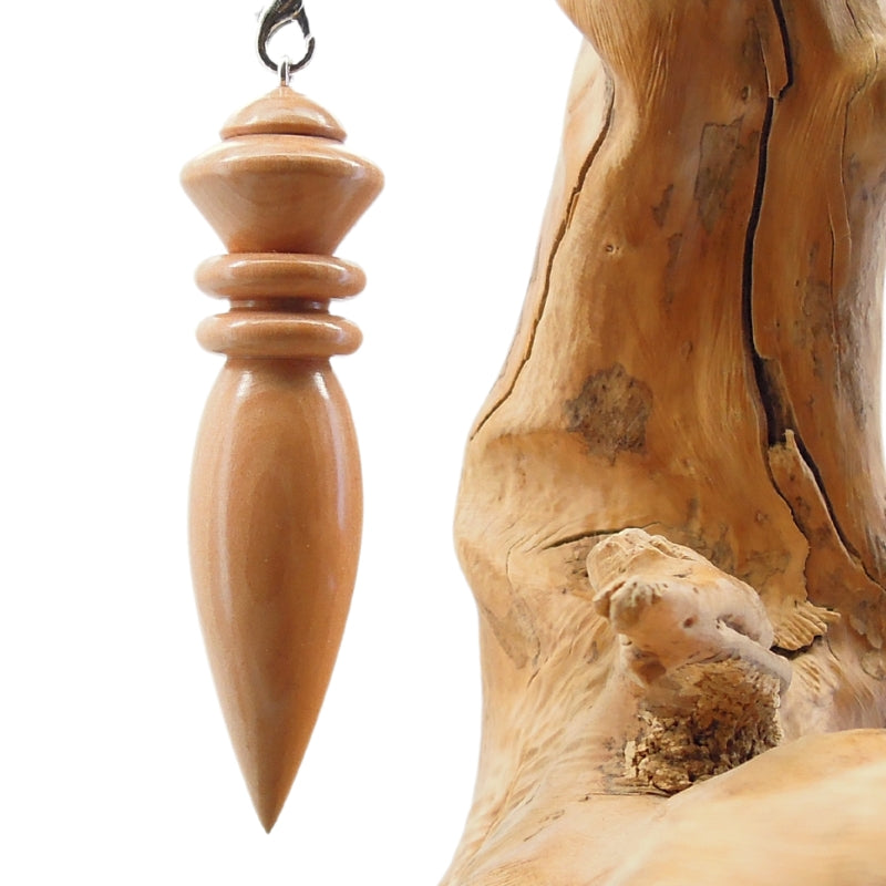 Pendule en bois d'aubépine