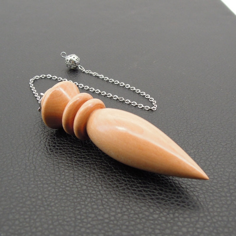 Pendule en bois d'aubépine