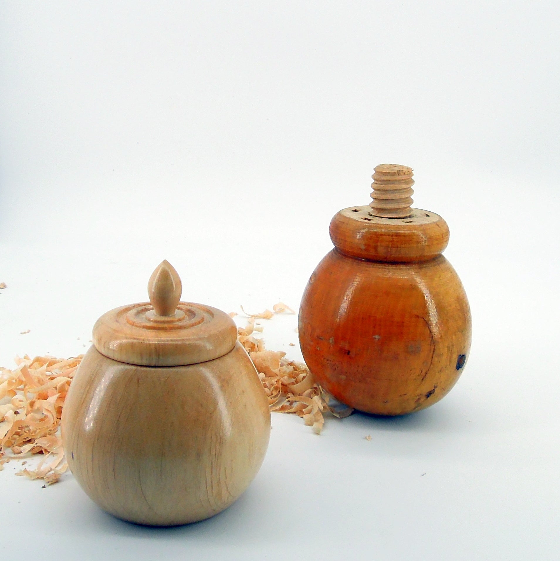 Bonbonnière en bois blanc