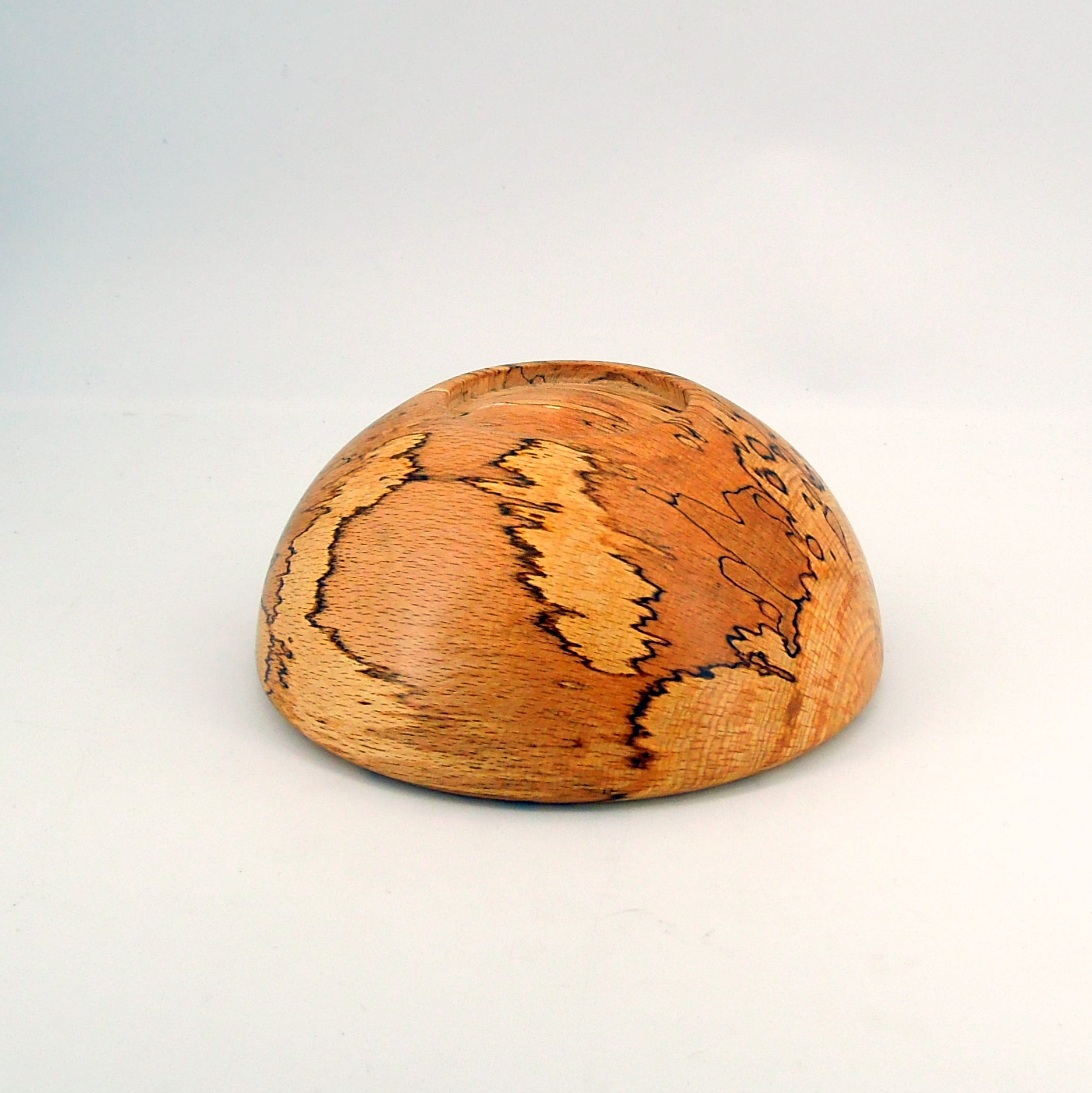 Coupe en bois de hêtre échauffé.