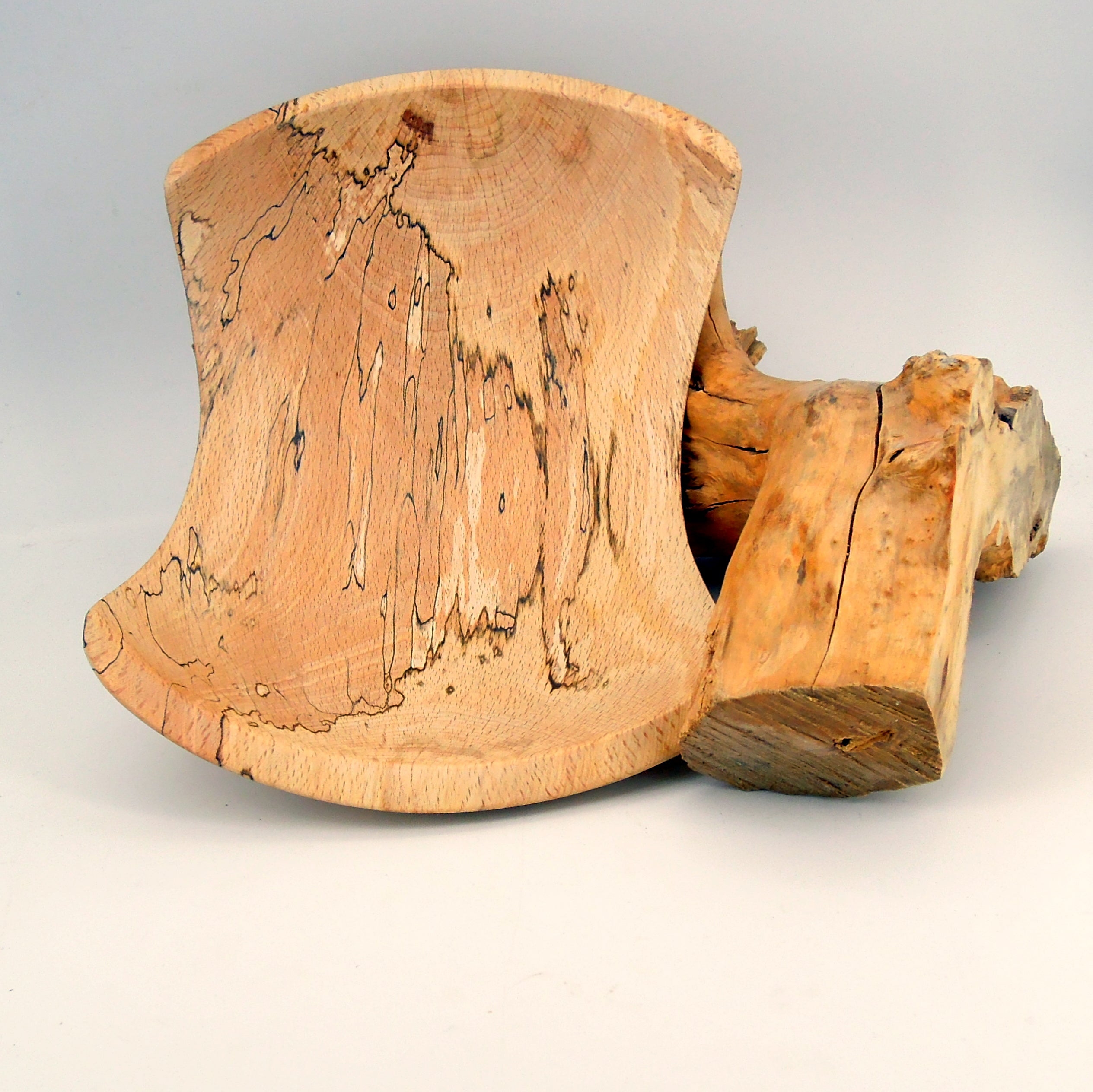 Vide poche en bois de hêtre échauffé.