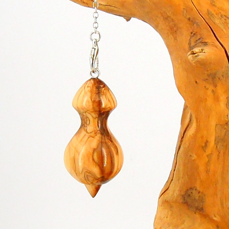 Pendule de radiesthésie artisanal en olivier d'Ardèche