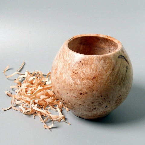 Pot en érable avec présence de loupe. #1