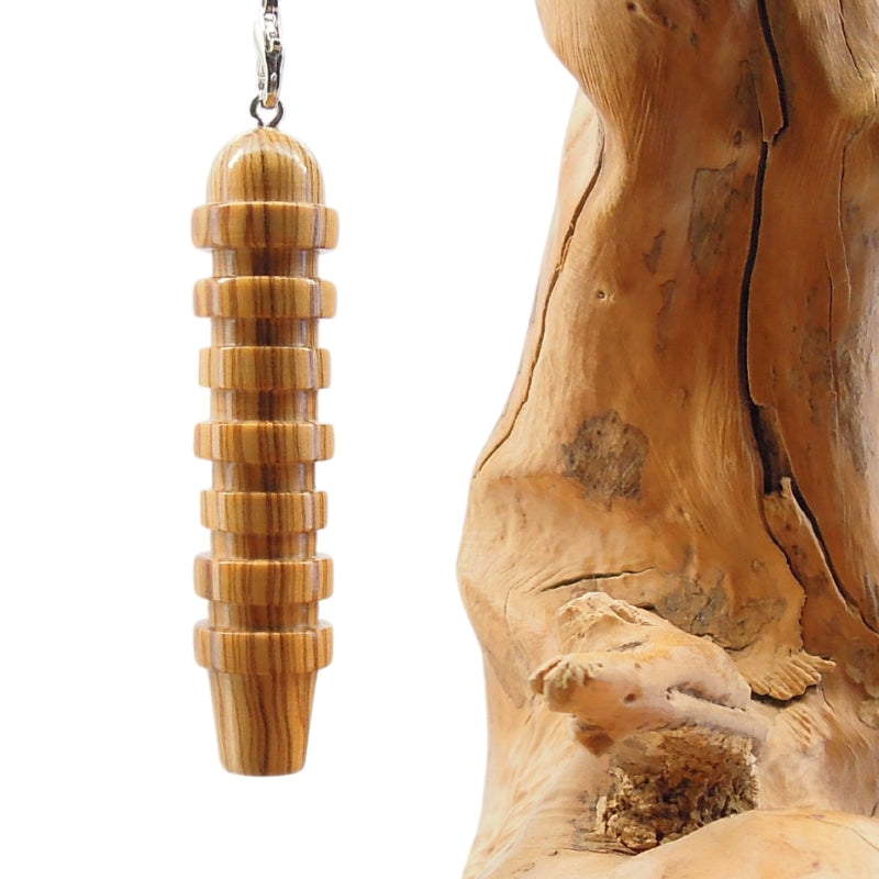 Pendule de bâtisseur plombé artisanal divinatoire en olivier avec chainette.