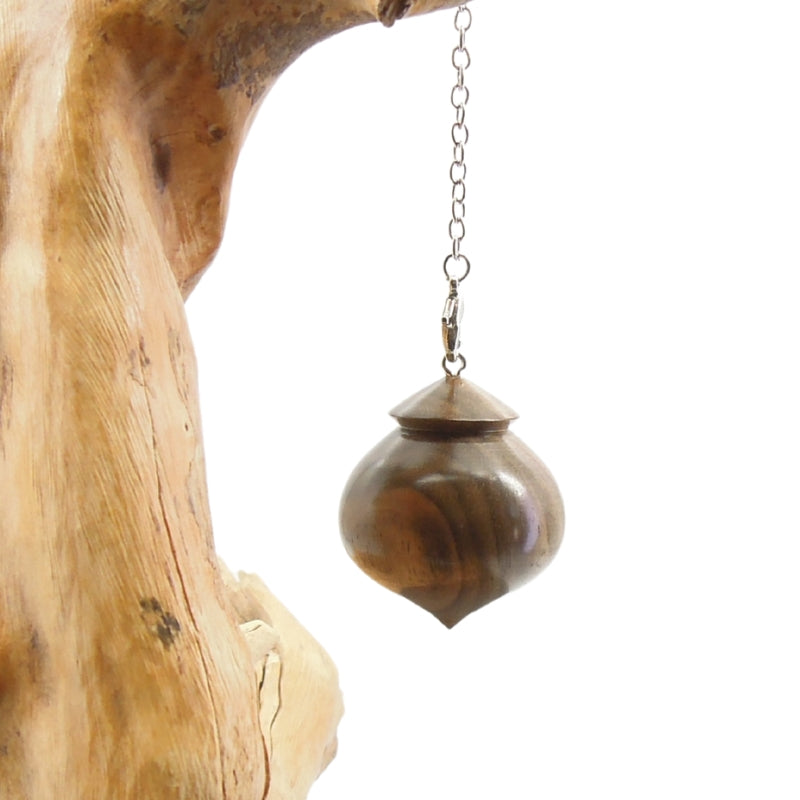 Pendule artisanal de radiesthésie en noyer d'amérique avec chainette