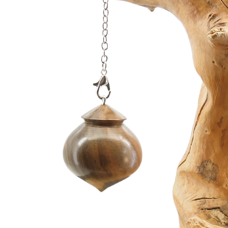Pendule artisanal de radiesthésie en noyer d'amérique avec chainette