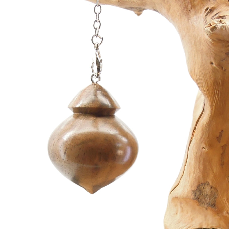Pendule artisanal de radiesthésie en noyer d'amérique avec chainette