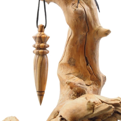 Pendule artisanal de radiesthésie type Thôt en olivier avec oeilleton.