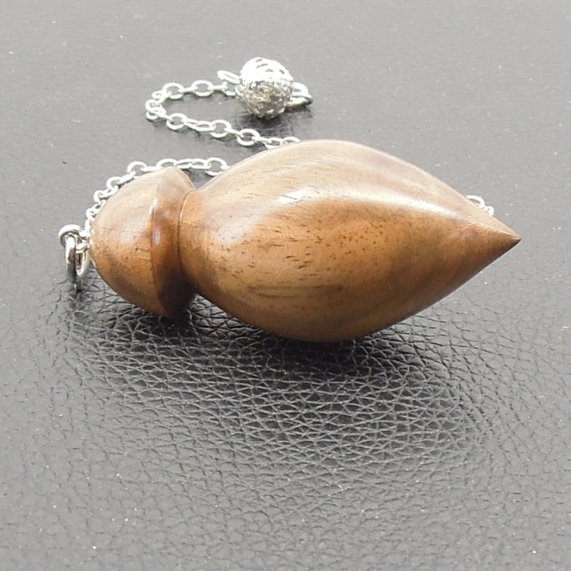 Pendule artisanal de radiesthésie en noyer d'amérique avec chainette
