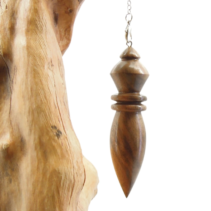Pendule artisanal de radiesthésie en noyer d'amérique avec chainette